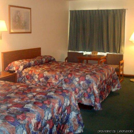 Anderson Chesterfield Travel Inn Daleville Habitación foto